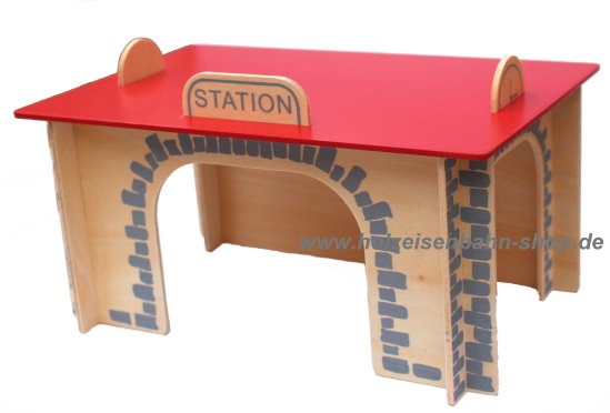 Bahnhofstation für Holzeisenbahnsysteme wie zB Brio, Heros, TCM Thomas, Bino, Ikea lillabo, usw.
